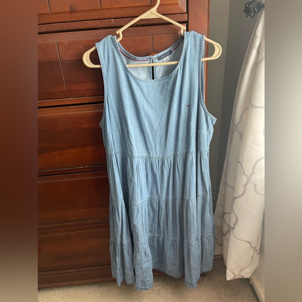 Tommy Hilfiger dress, worn once and is in great condition!